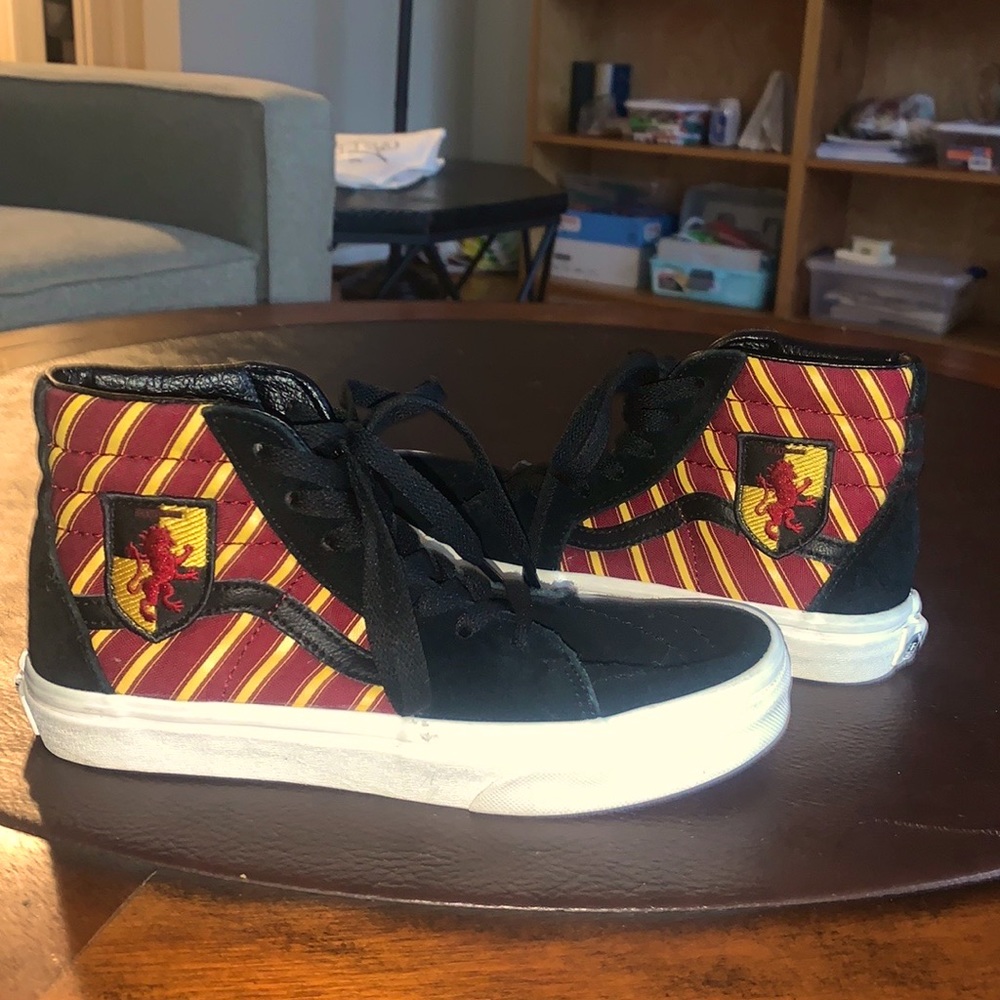 Vans X Harry Potter Sk8 Hi Gryffindor Skate Shoe Size 3 Youth.
